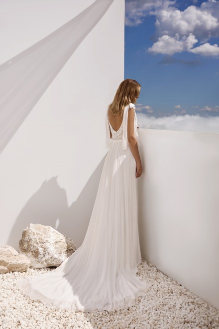 https://www.sposa-lia.com/images/stories/virtuemart/product/per-in white-010-ceri-03.jpg